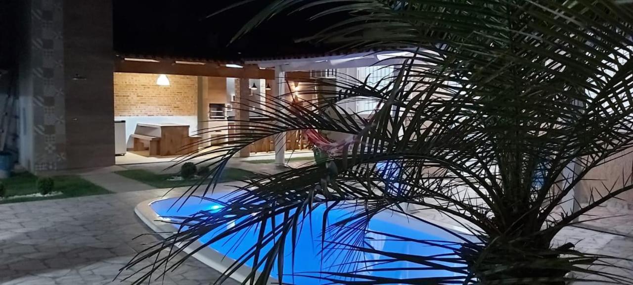 Vila Casa Com Piscina No Centro Nova Viçosa Exteriér fotografie